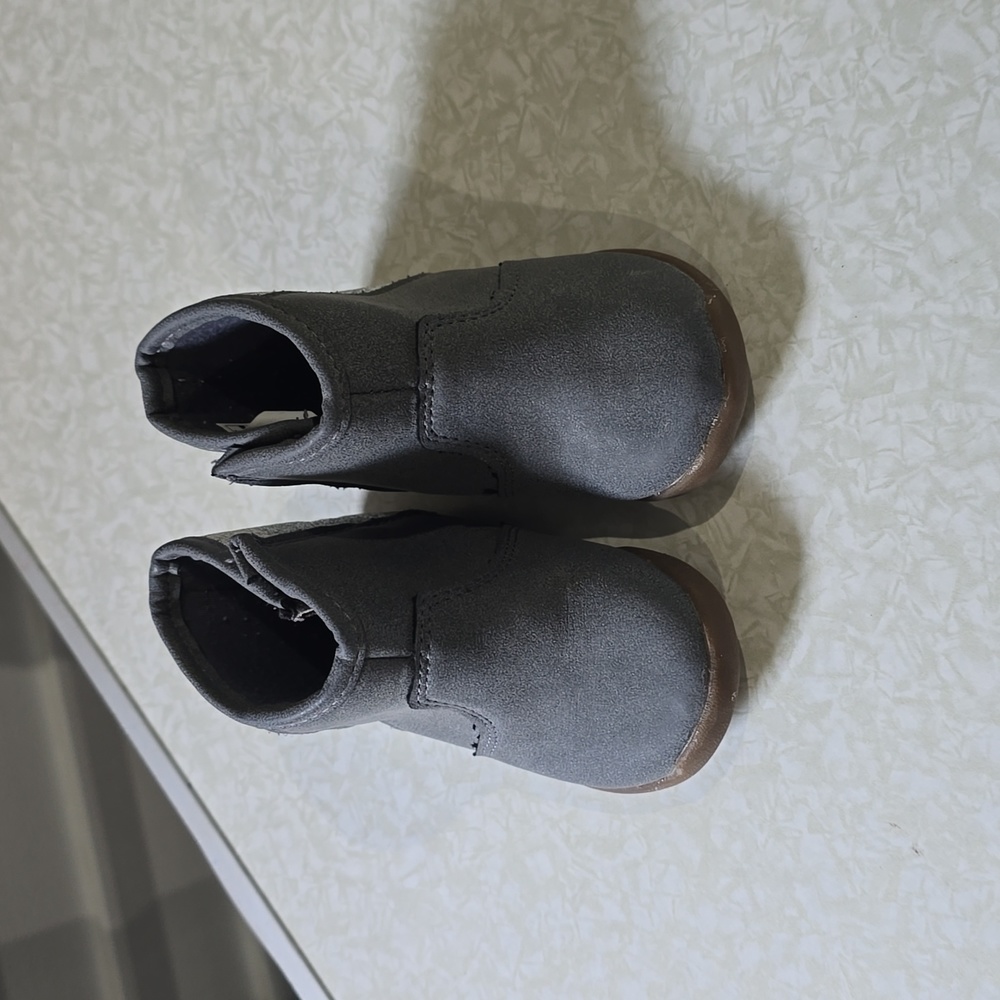 Carter's Every Step Stage 1 Crawl Fashion Boots Size 4‎